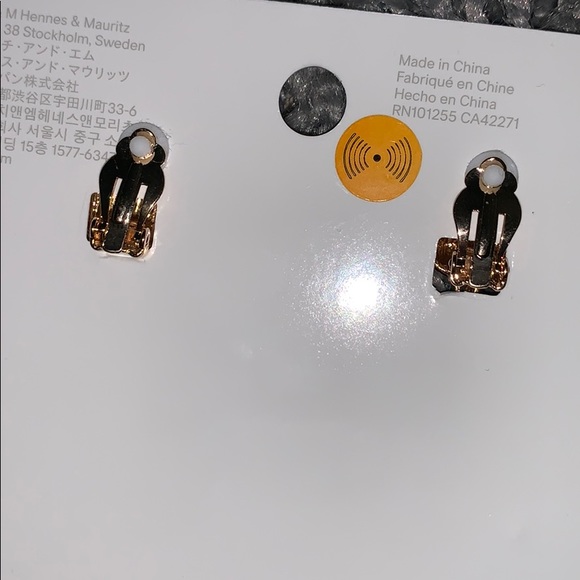 Earrings - Picture 7 of 7